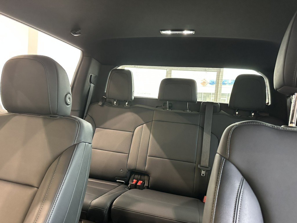 Chevrolet SILVERADO EV CREW CAB e4WD WT SHORT BOX MAX RANGE (8WT) WT 2025 à Terrebonne, Québec - 12 - w1024h768px