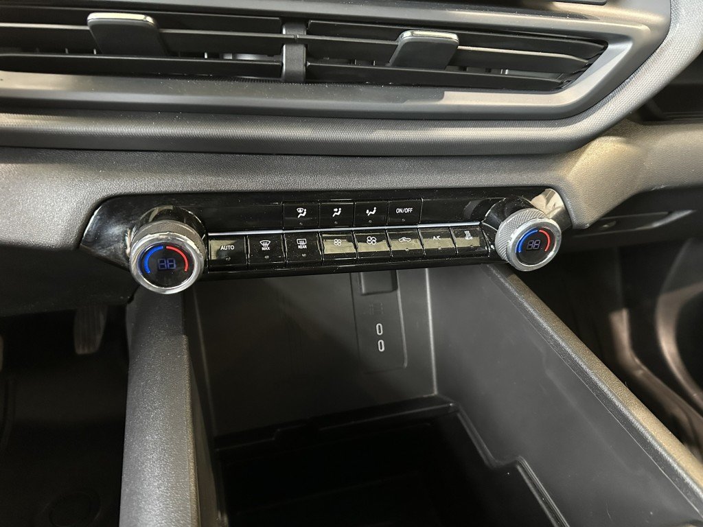 Chevrolet SILVERADO EV CREW CAB e4WD WT SHORT BOX MAX RANGE (8WT) WT 2025 à Terrebonne, Québec - 24 - w1024h768px