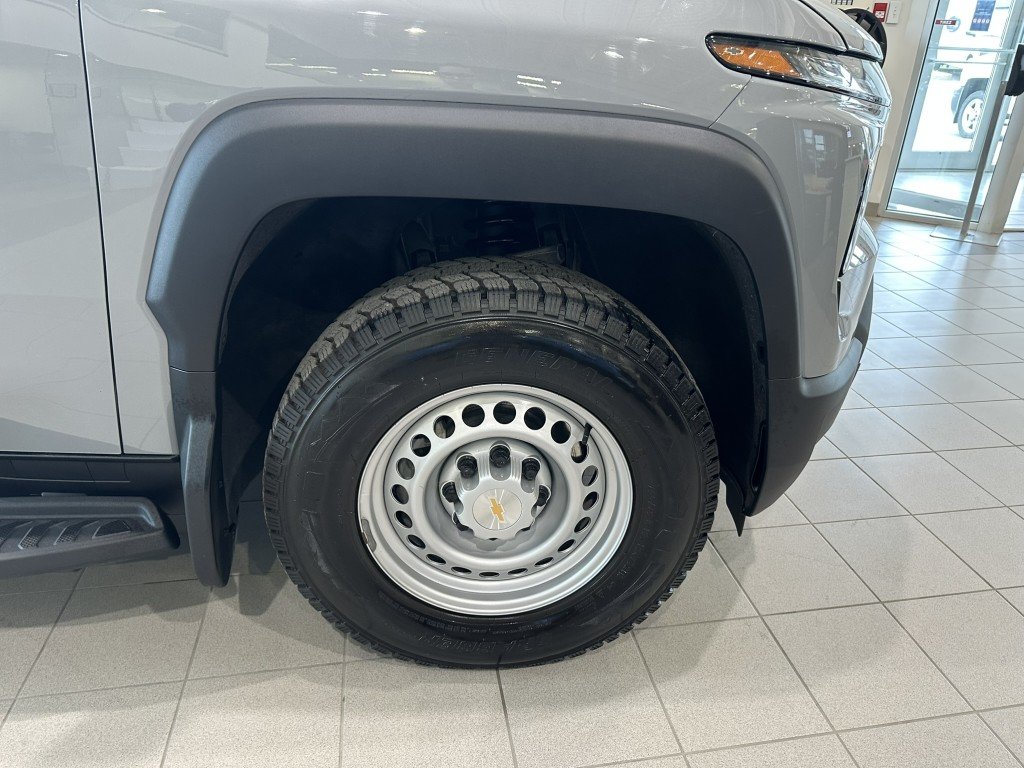 Chevrolet SILVERADO EV CREW CAB e4WD WT SHORT BOX MAX RANGE (8WT) WT 2025 à Terrebonne, Québec - 8 - w1024h768px