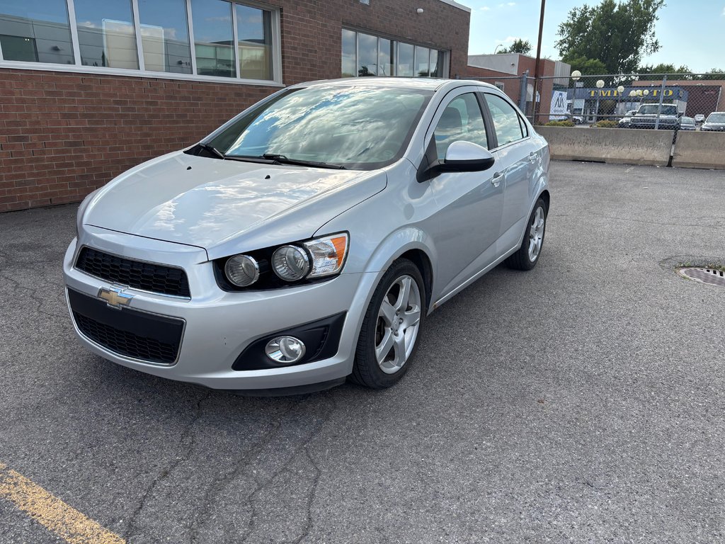 2015 Chevrolet Sonic in Montreal, Quebec - 3 - w1024h768px