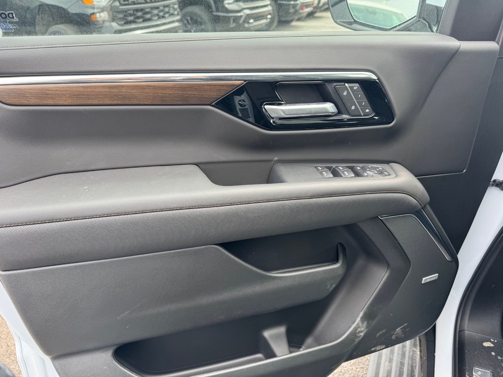 2026 Chevrolet TAHOE 4WD HIGH COUNTRY (3LZ) 4WD in Terrebonne, Quebec - 8 - w1024h768px