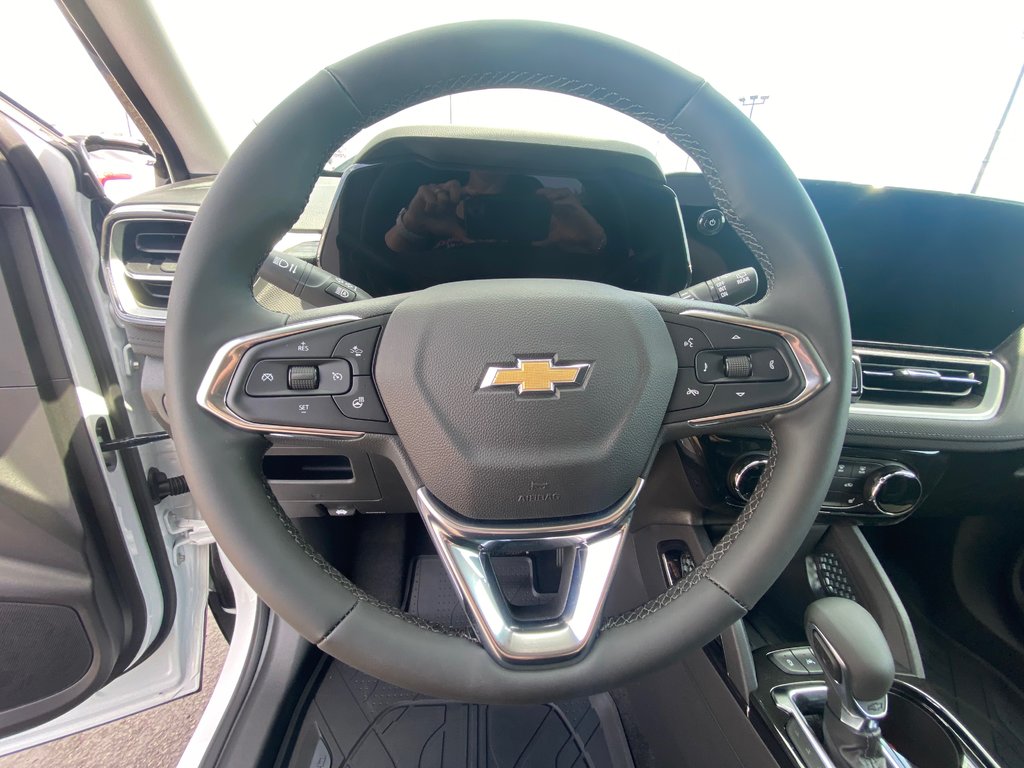 2024 Chevrolet Trailblazer LT in Terrebonne, Quebec - 12 - w1024h768px