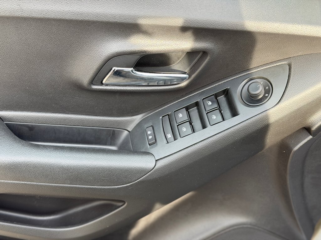 Chevrolet Trax LS AWD Air Climatisé 2017 à Terrebonne, Québec - 7 - w1024h768px