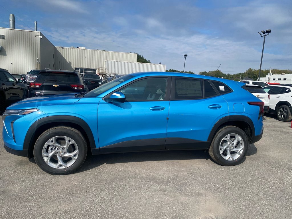 2025 Chevrolet Trax LS in Terrebonne, Quebec - 4 - w1024h768px