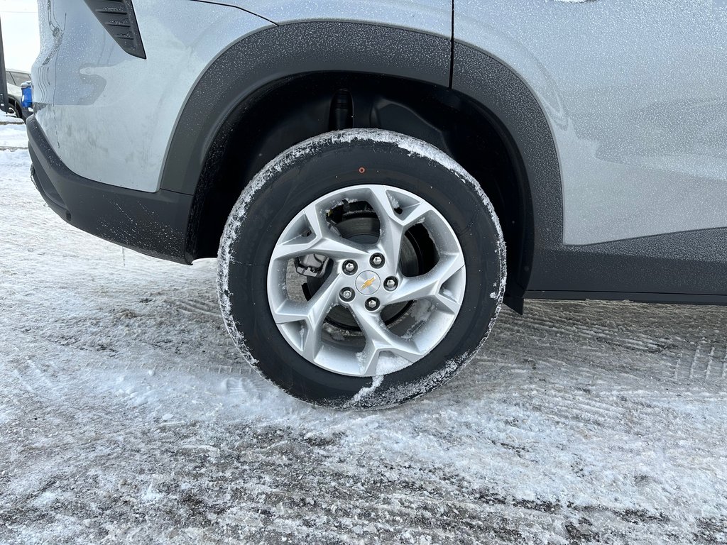 2025 Chevrolet Trax LS in Terrebonne, Quebec - 28 - w1024h768px