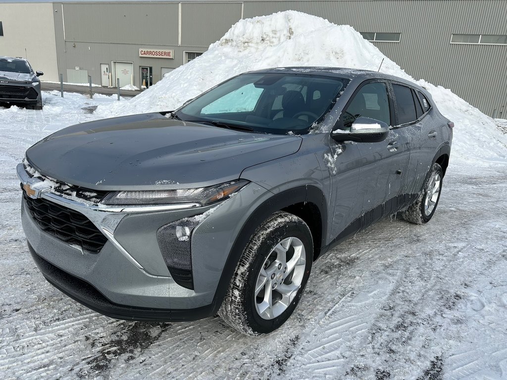 2025 Chevrolet Trax LS in Terrebonne, Quebec - 3 - w1024h768px