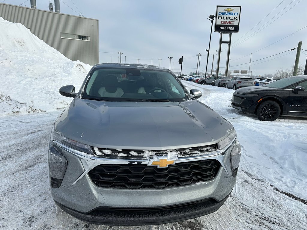 2025 Chevrolet Trax LS in Terrebonne, Quebec - 2 - w1024h768px