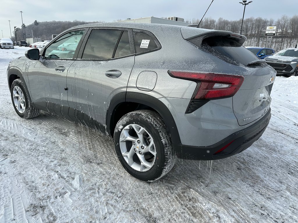 2025 Chevrolet Trax LS in Terrebonne, Quebec - 5 - w1024h768px