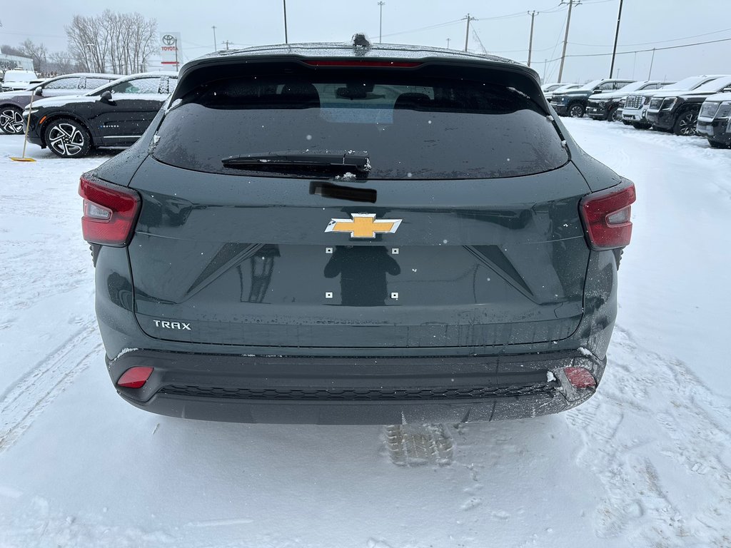 2025 Chevrolet Trax LS in Terrebonne, Quebec - 5 - w1024h768px