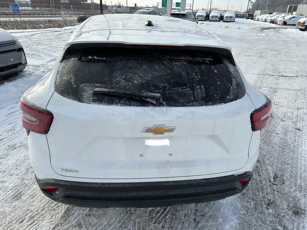 2025 Chevrolet Trax LS in Terrebonne, Quebec - 6 - w1024h768px