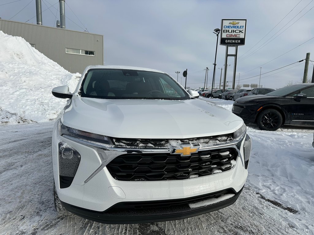 2025 Chevrolet Trax LS in Terrebonne, Quebec - 2 - w1024h768px