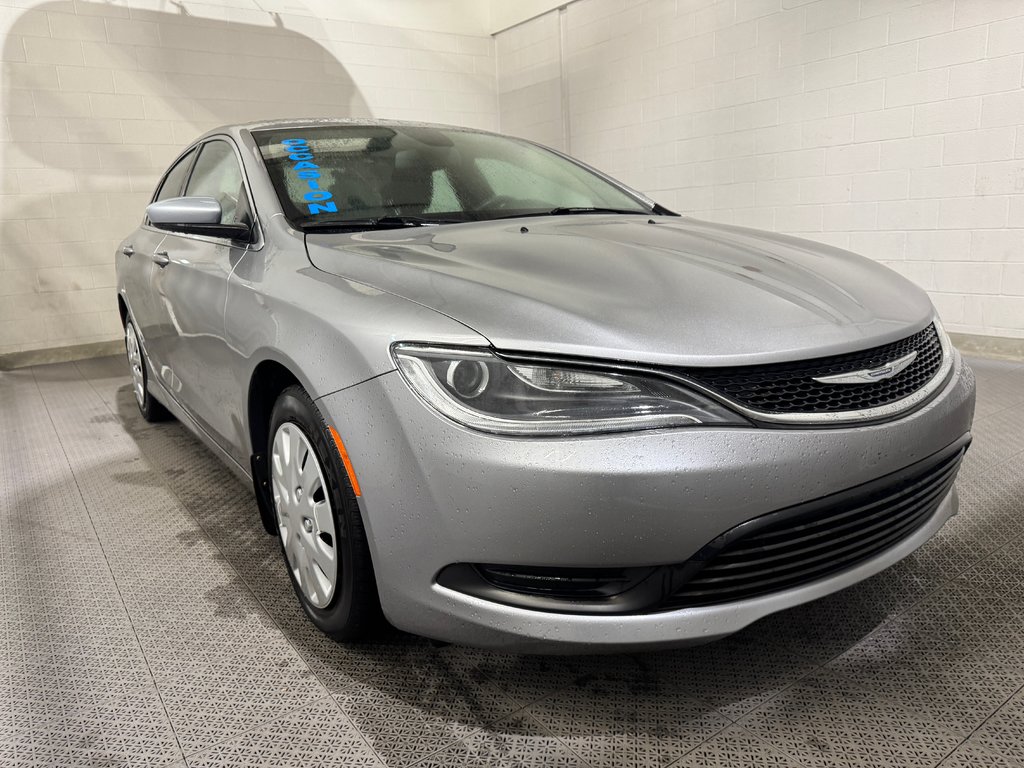 2016 Chrysler 200 LX Air Climatisé Groupe Électrique in Terrebonne, Quebec - 1 - w1024h768px