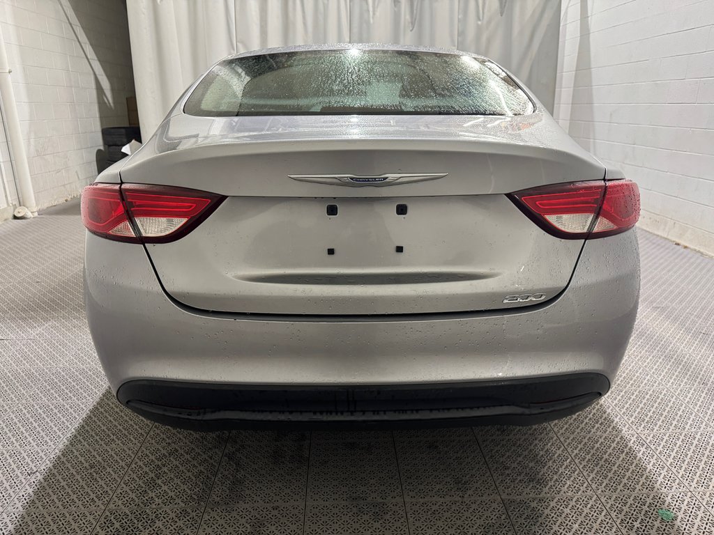 2016 Chrysler 200 LX Air Climatisé Groupe Électrique in Terrebonne, Quebec - 6 - w1024h768px