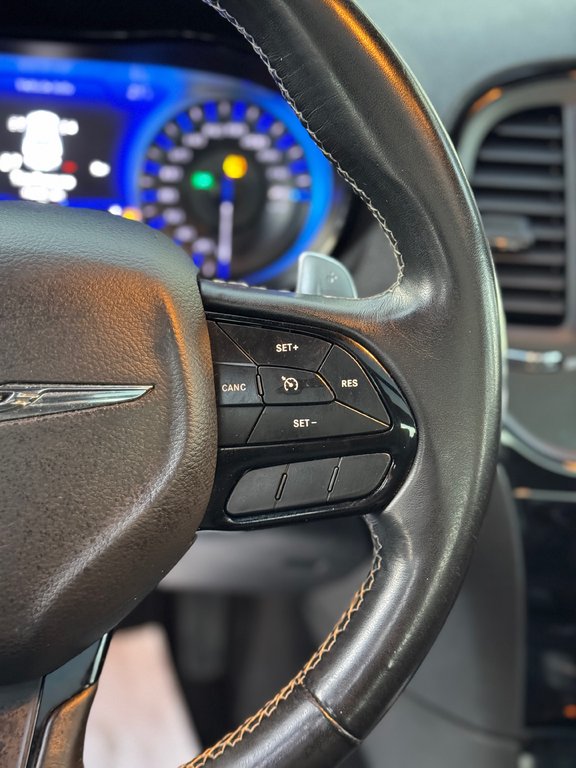 Chrysler 300 300S Toit Ouvrant Cuir Navigation 2022 à Terrebonne, Québec - 15 - w1024h768px