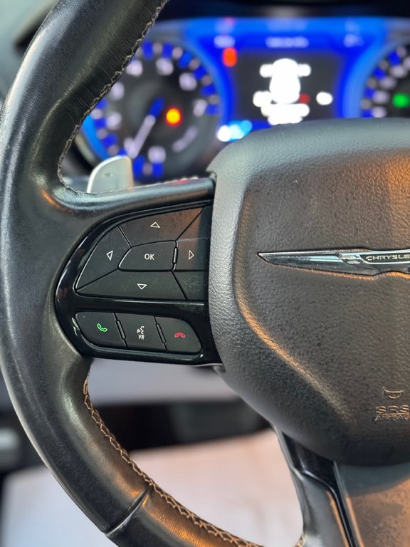 Chrysler 300 300S Toit Ouvrant Cuir Navigation 2022 à Terrebonne, Québec - 14 - w1024h768px
