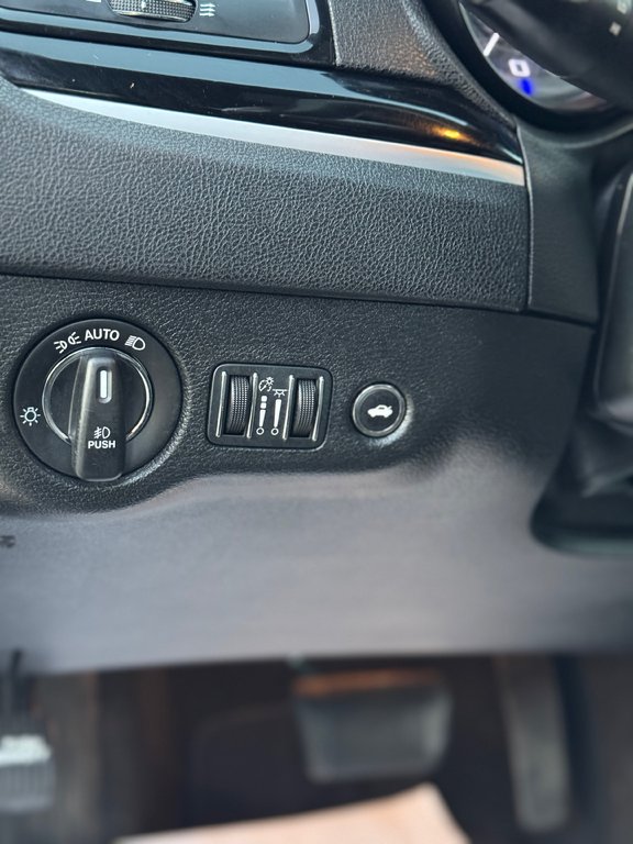 Chrysler 300 300S Toit Ouvrant Cuir Navigation 2022 à Terrebonne, Québec - 12 - w1024h768px