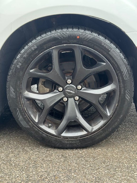 2022 Chrysler 300 300 Touring L Cuir in Terrebonne, Quebec - 21 - w1024h768px