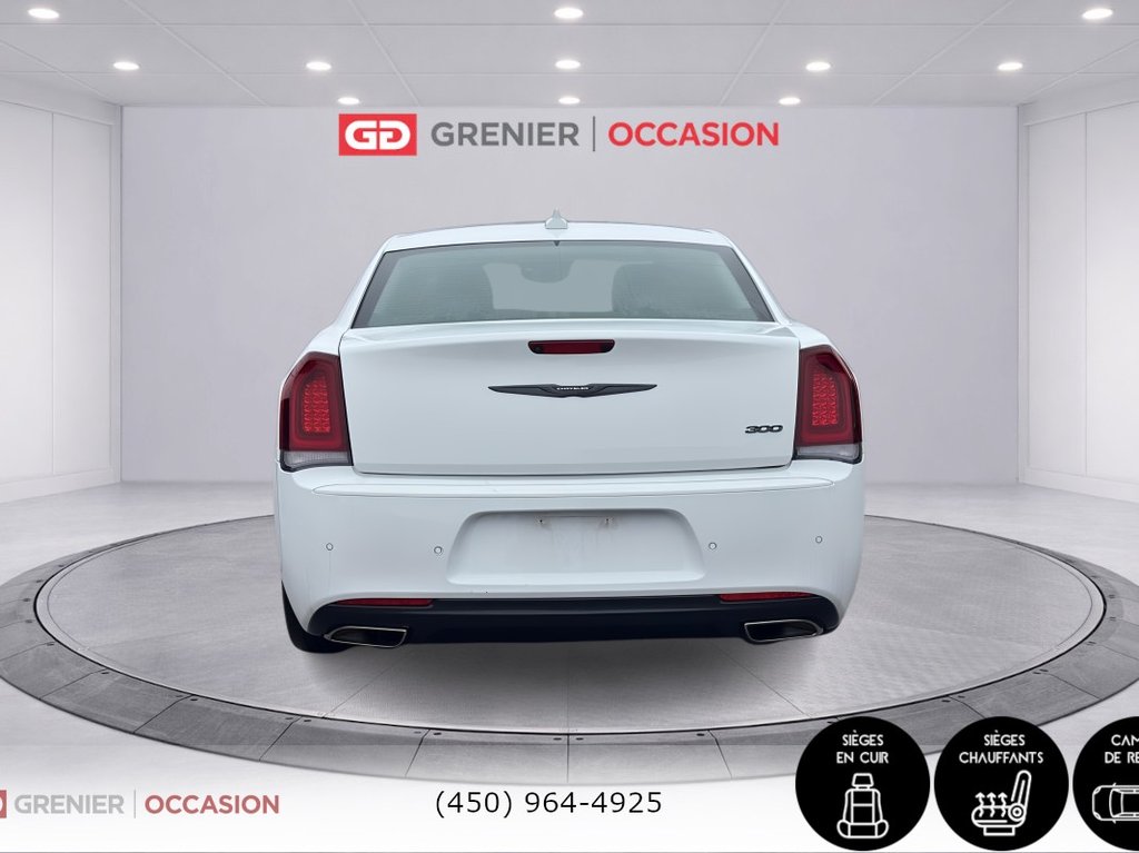 2022 Chrysler 300 300 Touring L Cuir in Terrebonne, Quebec - 3 - w1024h768px