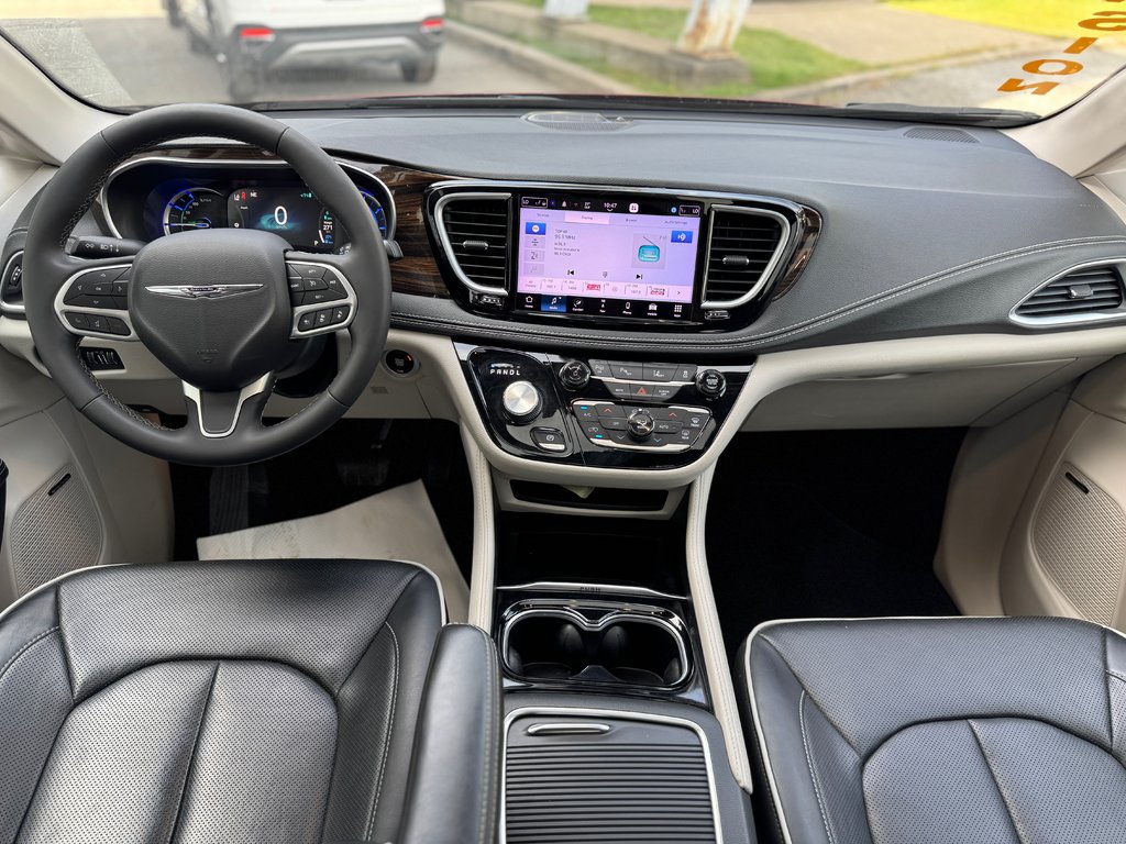 Chrysler Pacifica Hybrid Limited hybrid, sieges ventile et chaufant 2022 à Terrebonne, Québec - 23 - w1024h768px