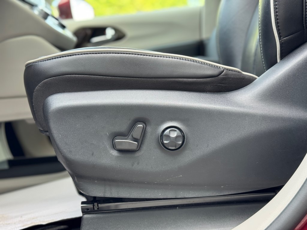 Chrysler Pacifica Hybrid Limited hybrid, sieges ventile et chaufant 2022 à Terrebonne, Québec - 9 - w1024h768px