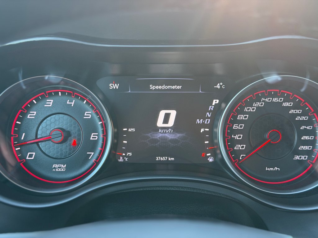 Dodge Charger Scat Pack 392 Bas Kilométrage Intérieur Rouge 2022 à Terrebonne, Québec - 16 - w1024h768px