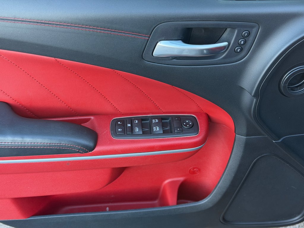 Dodge Charger Scat Pack 392 Bas Kilométrage Intérieur Rouge 2022 à Terrebonne, Québec - 8 - w1024h768px