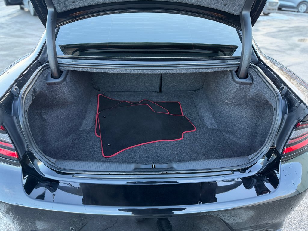 Dodge Charger Scat Pack 392 Bas Kilométrage Intérieur Rouge 2022 à Terrebonne, Québec - 25 - w1024h768px