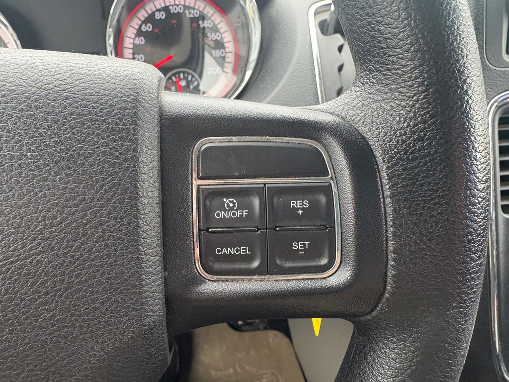 Dodge Grand Caravan 7 PASSAGERS TRÈS BAS KM 2015 à Boucherville, Québec - 13 - w1024h768px