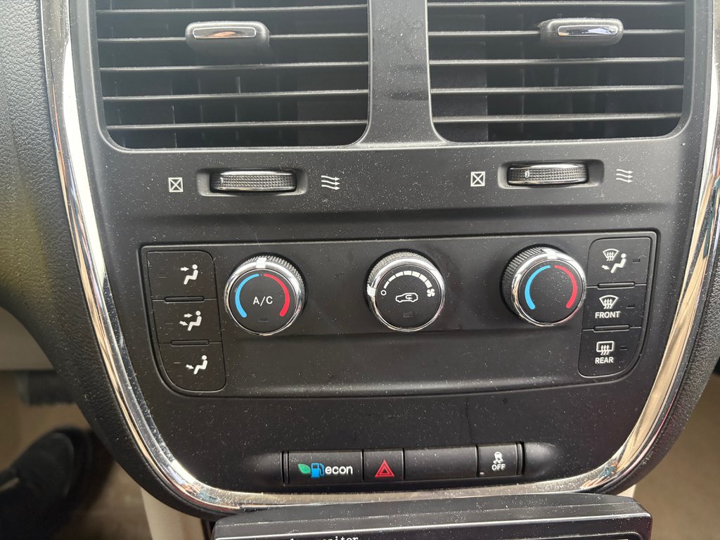 Dodge Grand Caravan 7 PASSAGERS TRÈS BAS KM 2015 à Boucherville, Québec - 15 - w1024h768px