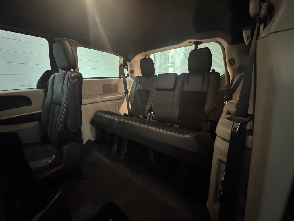 Dodge Grand Caravan SXT Premium Plus Bas Kilométrage 2019 à Terrebonne, Québec - 24 - w1024h768px