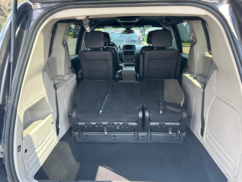 2019 Dodge Grand Caravan SXT Premium Plus, DVD in Boucherville, Quebec - 14 - w1024h768px