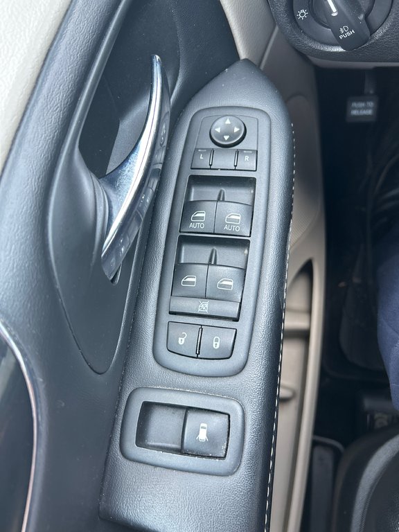 2019 Dodge Grand Caravan SXT Premium Plus, DVD in Boucherville, Quebec - 17 - w1024h768px