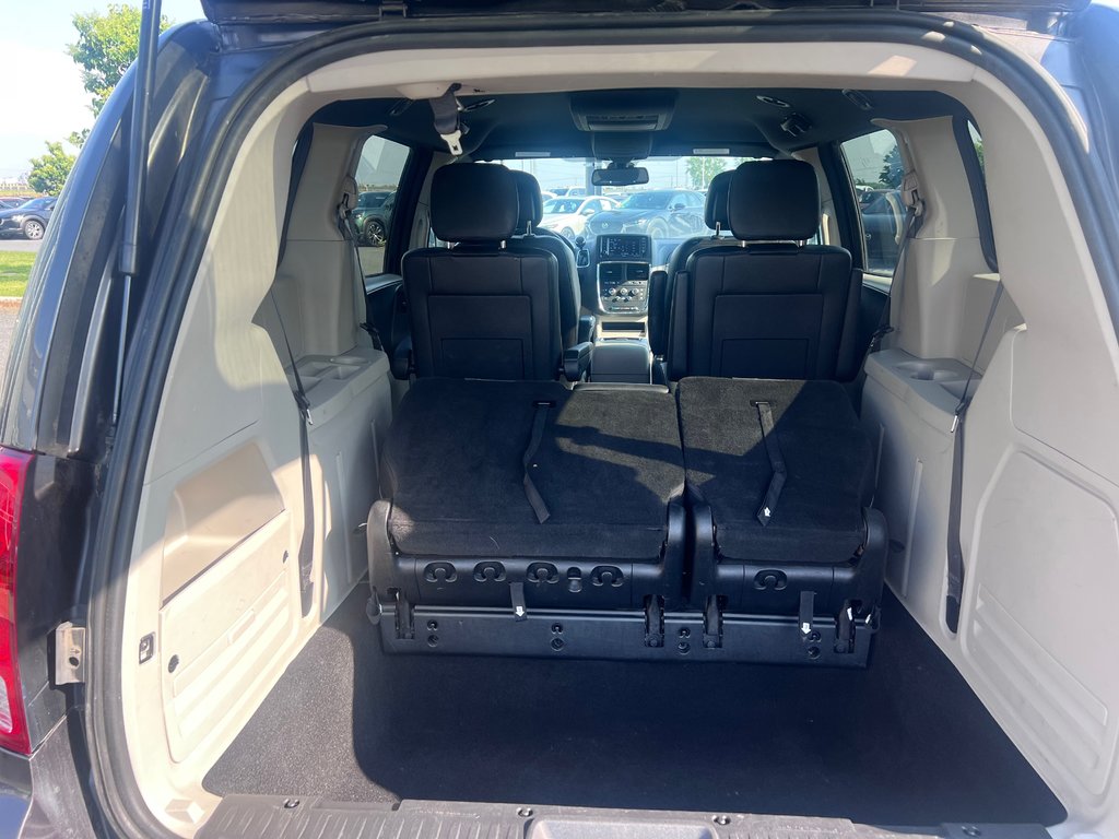 2019 Dodge Grand Caravan SXT Premium Plus, DVD in Boucherville, Quebec - 9 - w1024h768px
