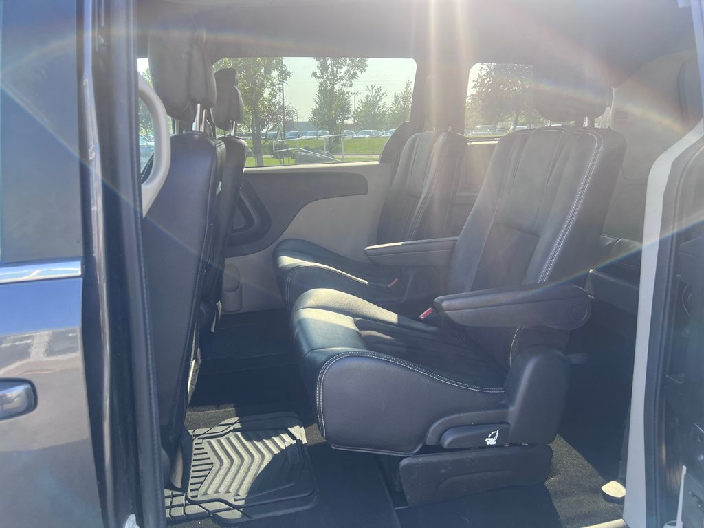 2019 Dodge Grand Caravan SXT Premium Plus, DVD in Boucherville, Quebec - 10 - w1024h768px