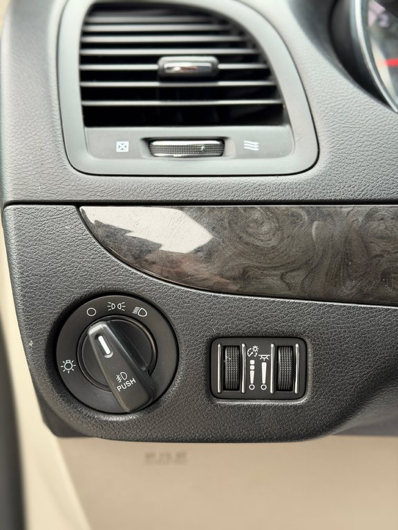 2020 Dodge Grand Caravan Crew Plus Cuir Bas Kilométrage in Terrebonne, Quebec - 11 - w1024h768px