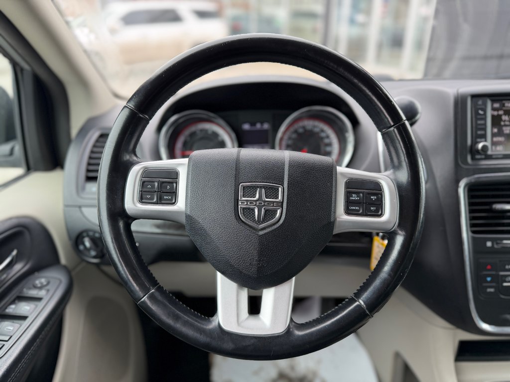 2020 Dodge Grand Caravan Crew Plus Cuir Bas Kilométrage in Terrebonne, Quebec - 20 - w1024h768px