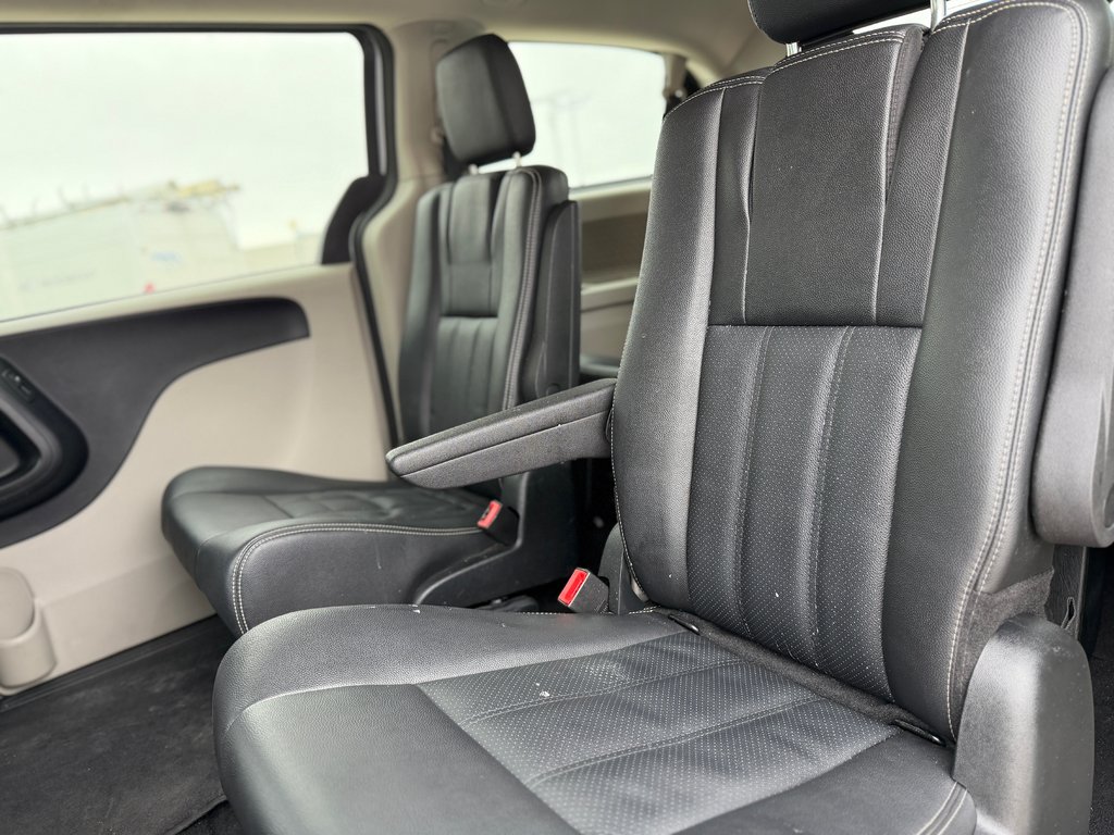 2020 Dodge Grand Caravan Crew Plus Cuir Bas Kilométrage in Terrebonne, Quebec - 22 - w1024h768px