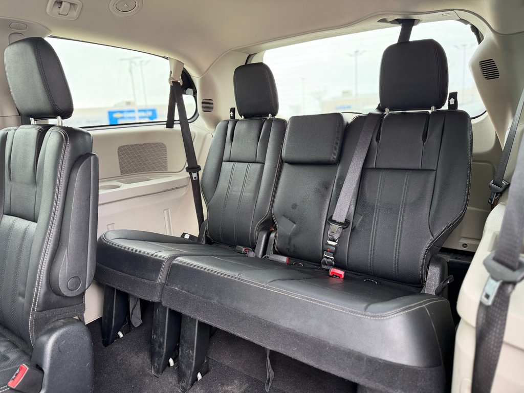 2020 Dodge Grand Caravan Crew Plus Cuir Bas Kilométrage in Terrebonne, Quebec - 25 - w1024h768px