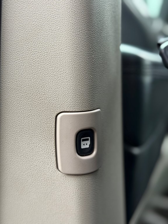 2020 Dodge Grand Caravan Crew Plus Cuir Bas Kilométrage in Terrebonne, Quebec - 26 - w1024h768px