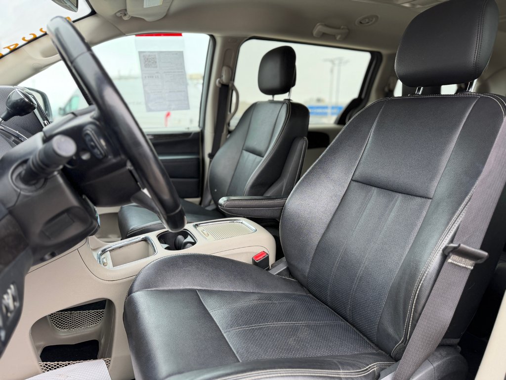 2020 Dodge Grand Caravan Crew Plus Cuir Bas Kilométrage in Terrebonne, Quebec - 10 - w1024h768px