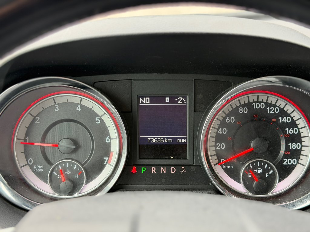 2020 Dodge Grand Caravan Crew Plus Cuir Bas Kilométrage in Terrebonne, Quebec - 14 - w1024h768px