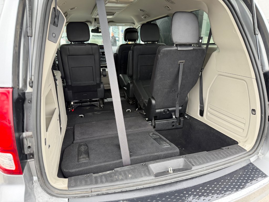 2020 Dodge Grand Caravan Crew Plus Cuir Bas Kilométrage in Terrebonne, Quebec - 28 - w1024h768px