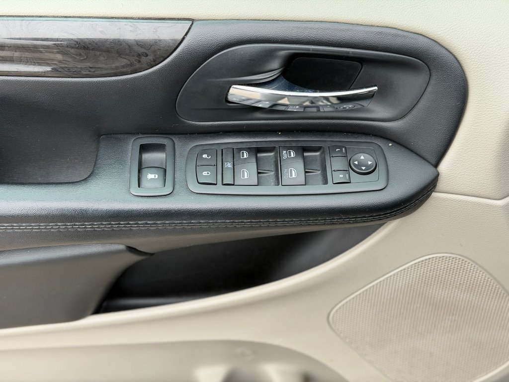 2020 Dodge Grand Caravan Crew Plus Cuir Bas Kilométrage in Terrebonne, Quebec - 8 - w1024h768px