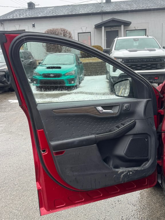 2020 Ford Escape Titanium AWD Toit Panoramique Bas Kilométrage in Terrebonne, Quebec - 8 - w1024h768px