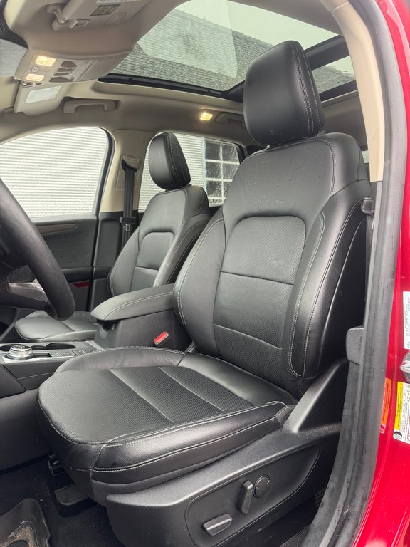 2020 Ford Escape Titanium AWD Toit Panoramique Bas Kilométrage in Terrebonne, Quebec - 9 - w1024h768px