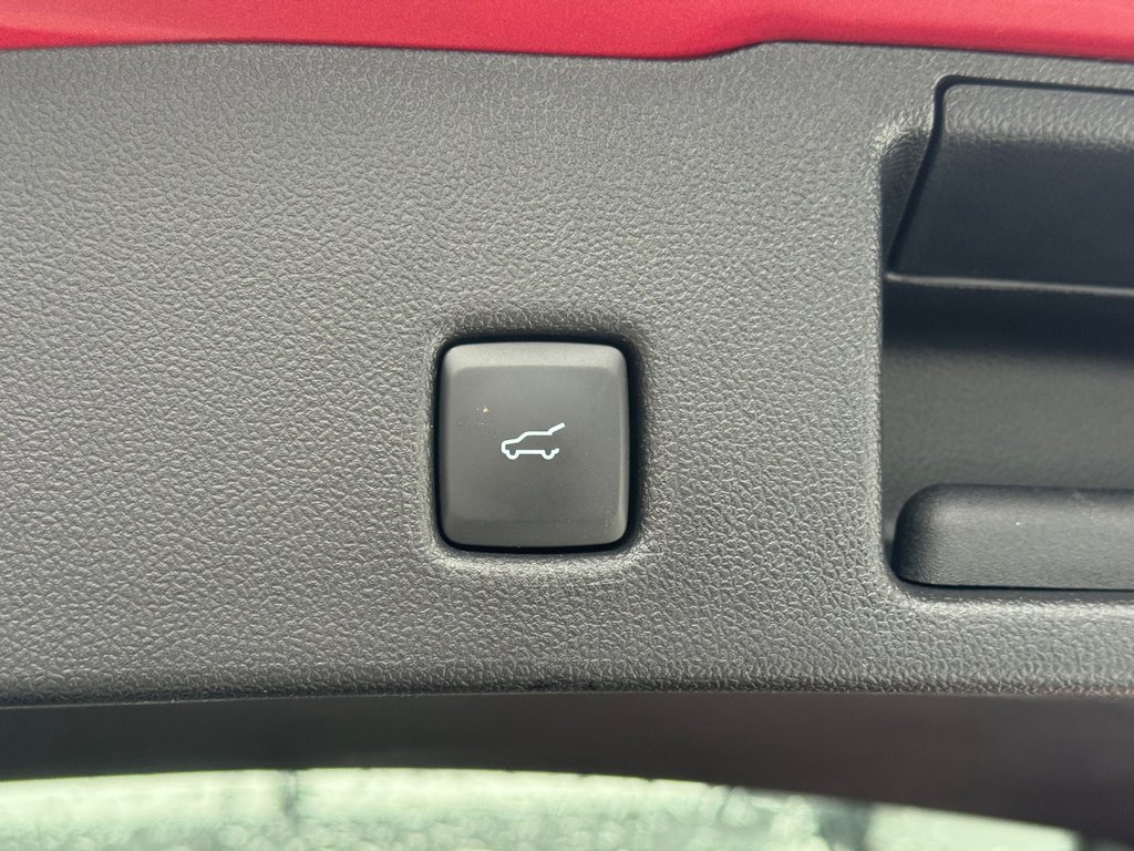 2020 Ford Escape Titanium AWD Toit Panoramique Bas Kilométrage in Terrebonne, Quebec - 22 - w1024h768px