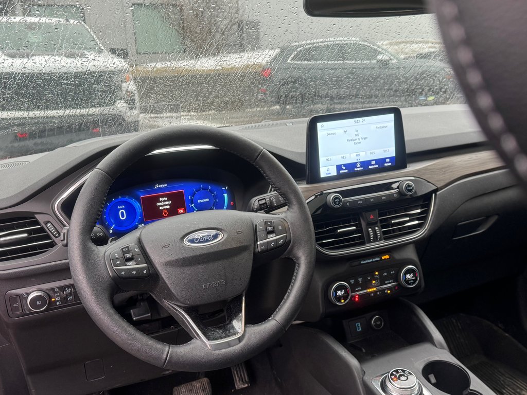 2020 Ford Escape Titanium AWD Toit Panoramique Bas Kilométrage in Terrebonne, Quebec - 11 - w1024h768px