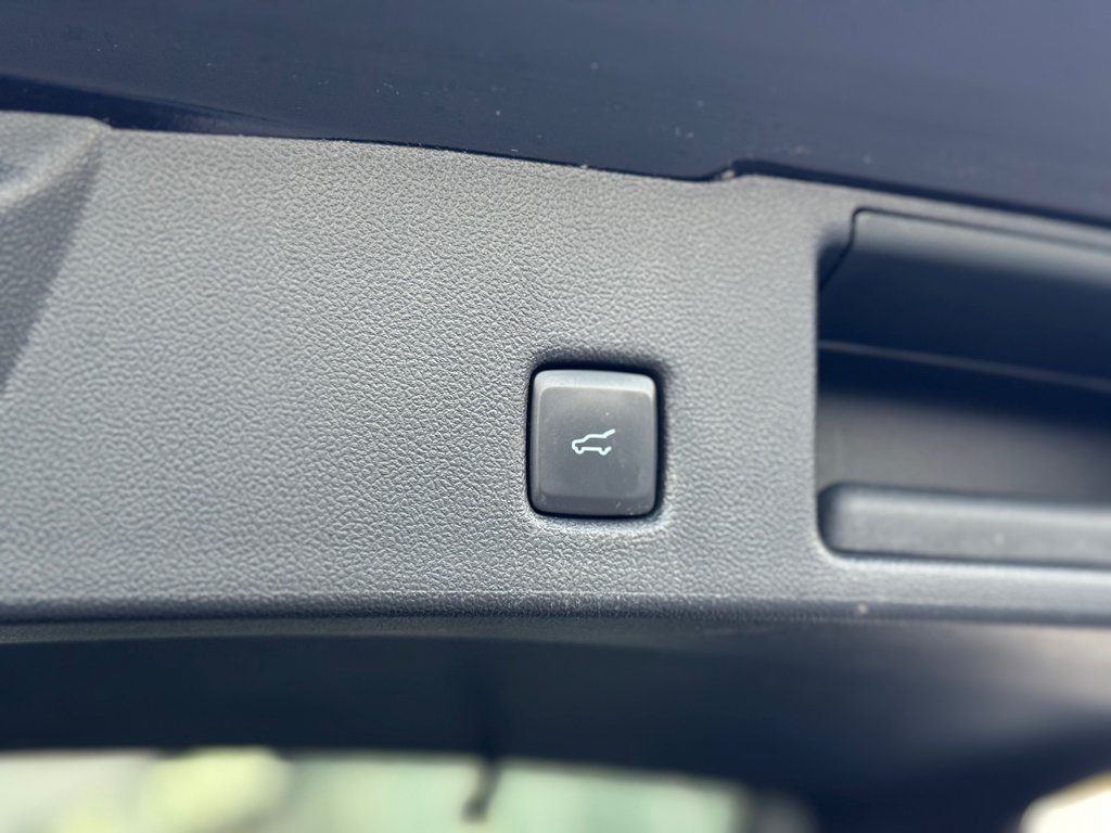 2021 Ford Escape SE Plug-In Hybrid in Terrebonne, Quebec - 26 - w1024h768px