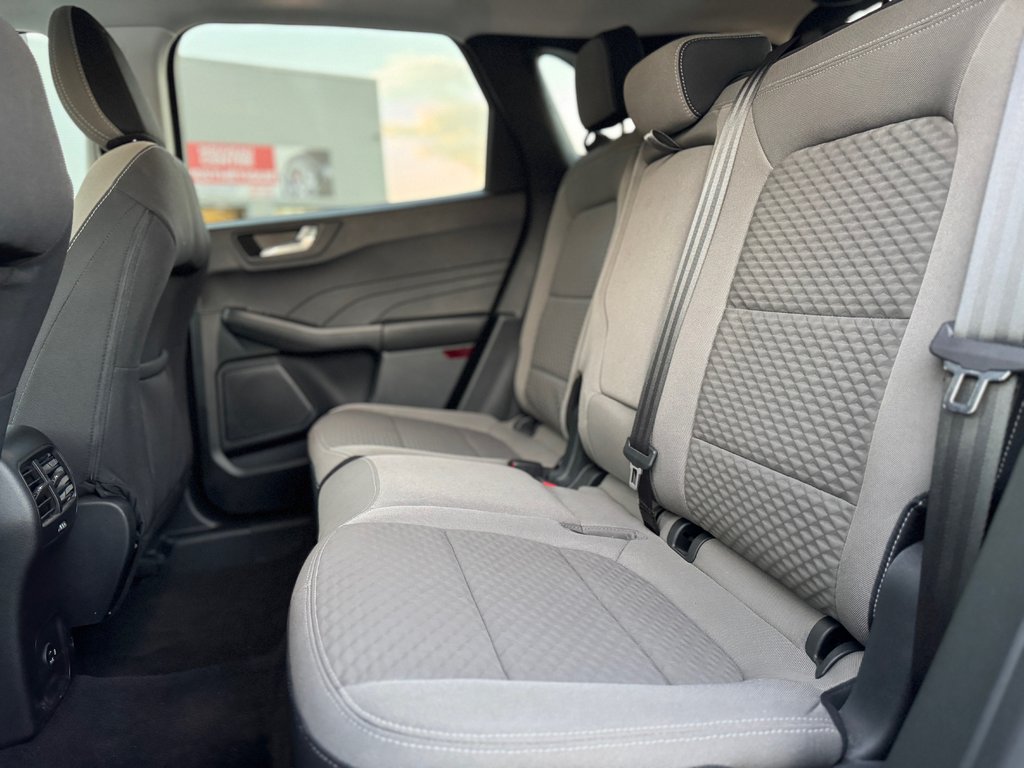 2021 Ford Escape SE Plug-In Hybrid in Terrebonne, Quebec - 24 - w1024h768px