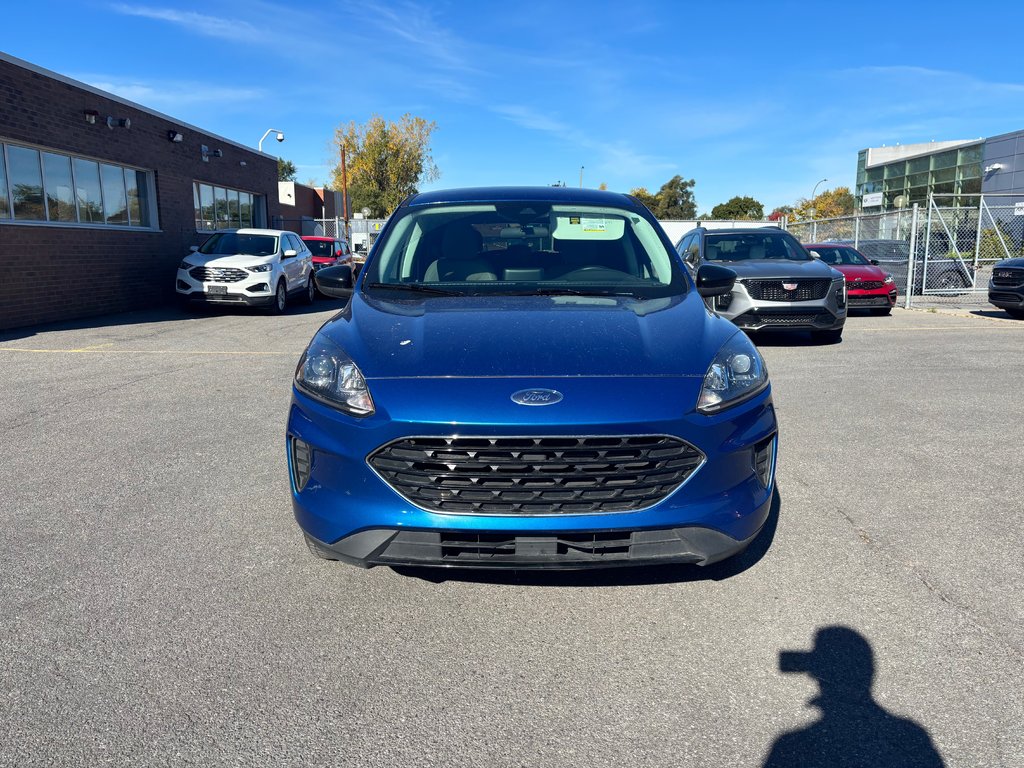 Ford Escape  2022 à Montréal, Québec - 1 - w1024h768px